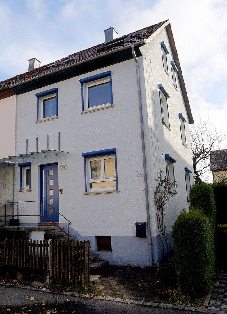 Predaj domu 95 m², pozemek 142 m², Reutlingen, Bádensko-Wurttembersko Predaj domu 95 m², pozemek 142 m², Reutlingen, Bádensko-Wurttembersko