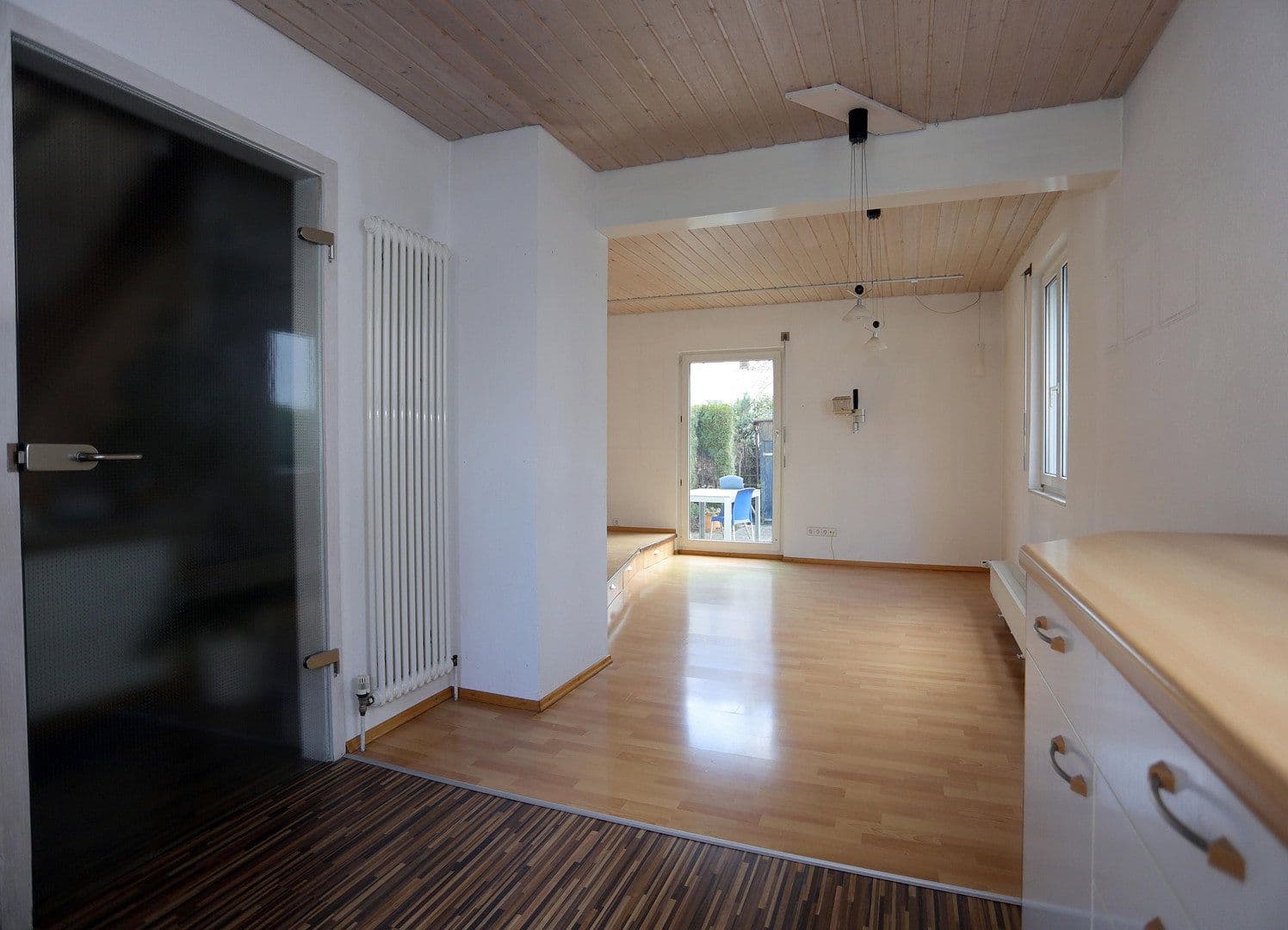 Predaj domu 95 m², pozemek 142 m², Reutlingen, Bádensko-Wurttembersko Predaj domu 95 m², pozemek 142 m², Reutlingen, Bádensko-Wurttembersko