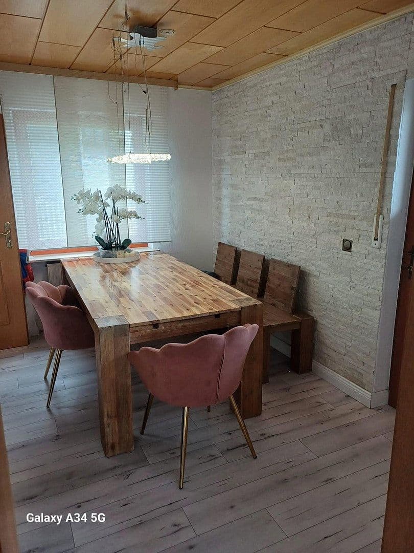 Predaj domu 180 m², pozemek 400 m², Norath, Porýnie-Falcko Predaj domu 180 m², pozemek 400 m², Norath, Porýnie-Falcko