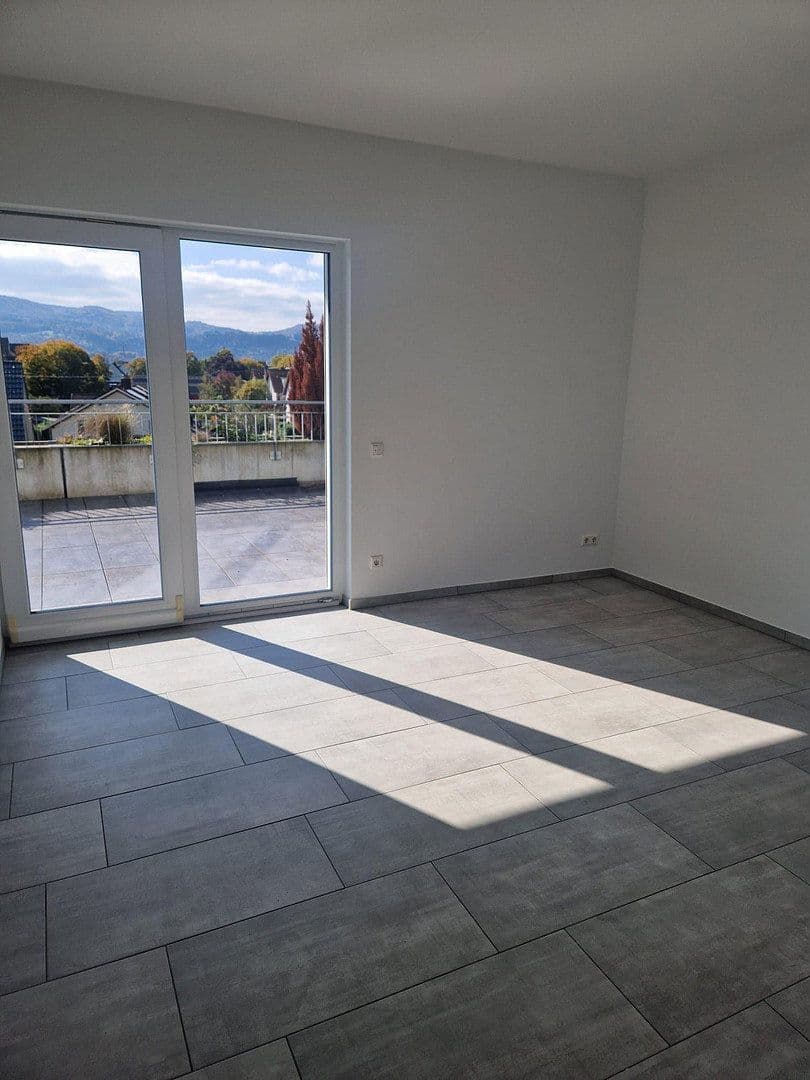 Prenájom bytu 4-izbový 155 m², Grenzach-Wyhlen, Bádensko-Wurttembersko Prenájom bytu 4-izbový 155 m², Grenzach-Wyhlen, Bádensko-Wurttembersko