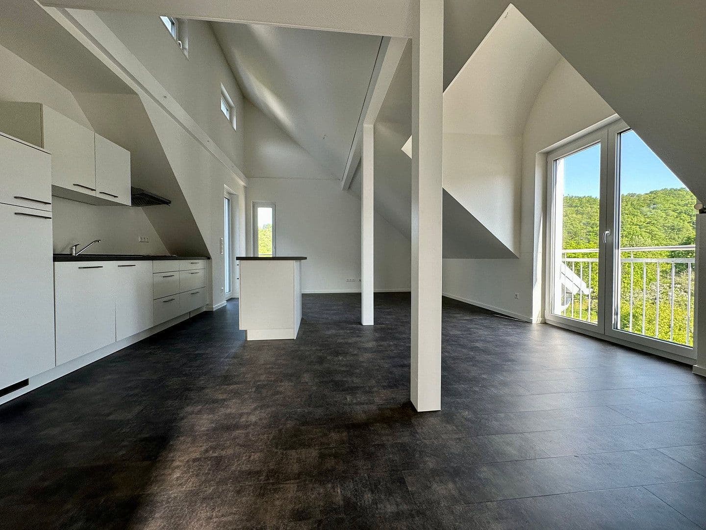 Prenájom bytu 3-izbový 71 m², Gemünden, Porýnie-Falcko Prenájom bytu 3-izbový 71 m², Gemünden, Porýnie-Falcko