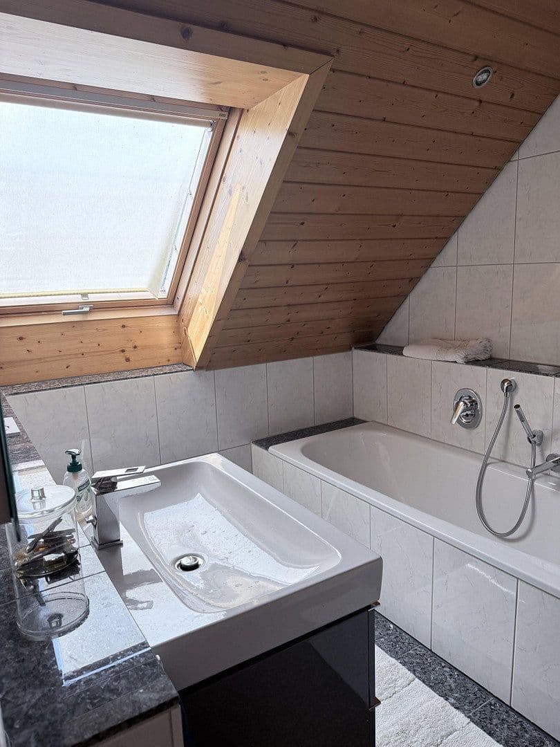 Predaj bytu 3-izbový 110 m², Germersheimer Str. 12, Ludwigshafen, Porýnie-Falcko Predaj bytu 3-izbový 110 m², Germersheimer Str. 12, Ludwigshafen, Porýnie-Falcko