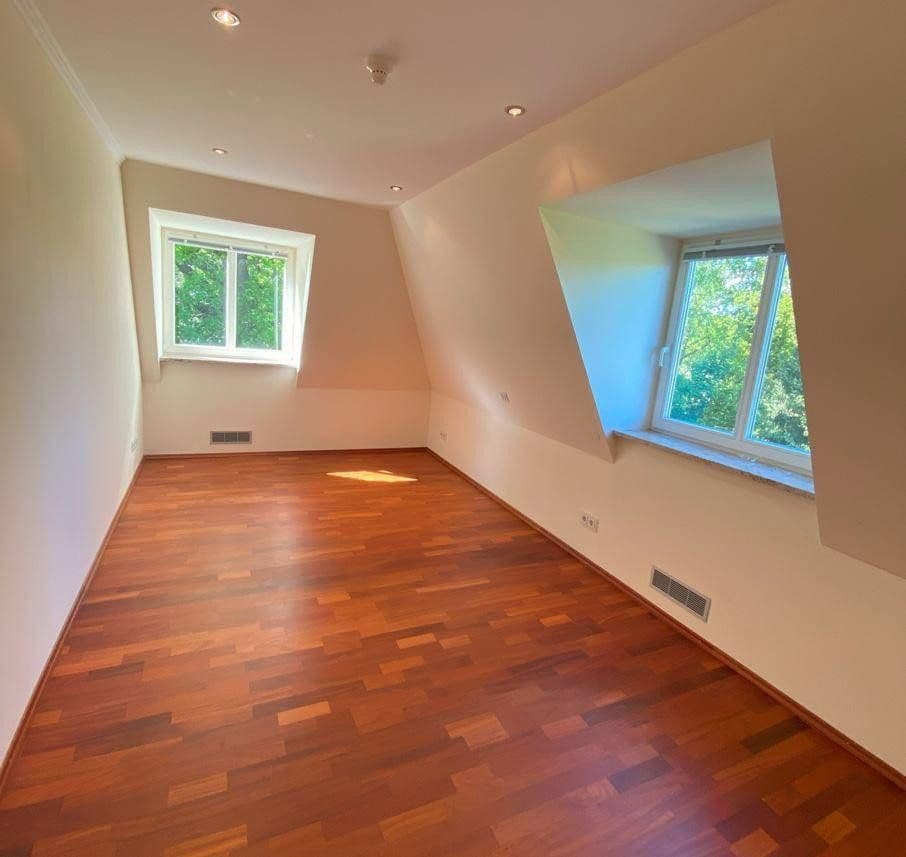 Predaj domu 352 m², pozemek 3.922 m², Quickborn, Šlezvicko-Holštajnsko Predaj domu 352 m², pozemek 3.922 m², Quickborn, Šlezvicko-Holštajnsko