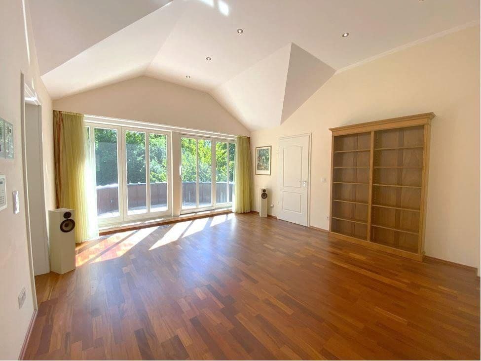 Predaj domu 352 m², pozemek 3.922 m², Quickborn, Šlezvicko-Holštajnsko Predaj domu 352 m², pozemek 3.922 m², Quickborn, Šlezvicko-Holštajnsko