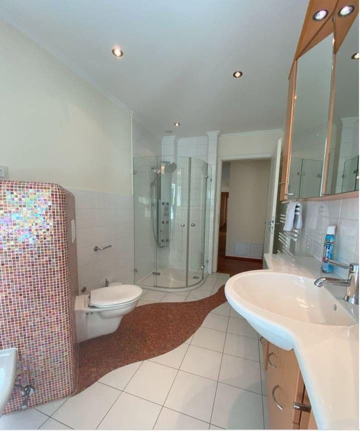 Predaj domu 352 m², pozemek 3.922 m², Quickborn, Šlezvicko-Holštajnsko Predaj domu 352 m², pozemek 3.922 m², Quickborn, Šlezvicko-Holštajnsko