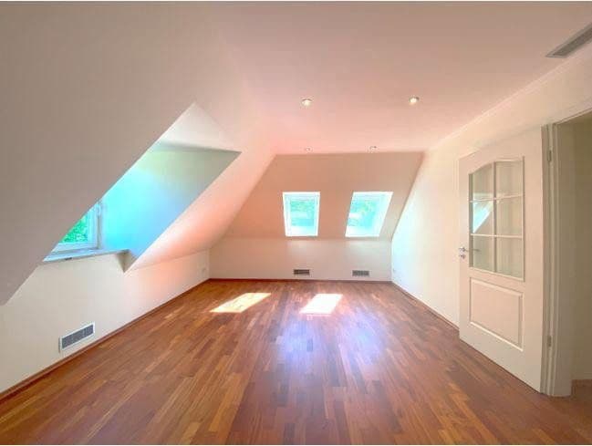 Predaj domu 352 m², pozemek 3.922 m², Quickborn, Šlezvicko-Holštajnsko Predaj domu 352 m², pozemek 3.922 m², Quickborn, Šlezvicko-Holštajnsko