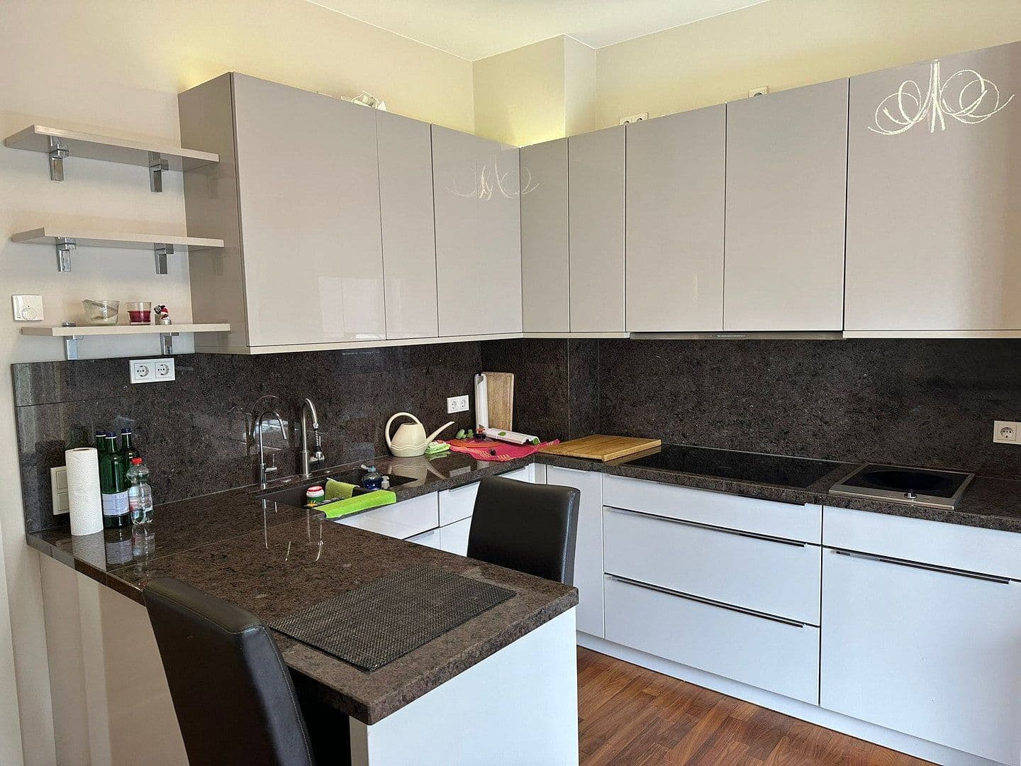 Prenájom bytu 4-izbový 135 m², Berlin, Berlín Prenájom bytu 4-izbový 135 m², Berlin, Berlín