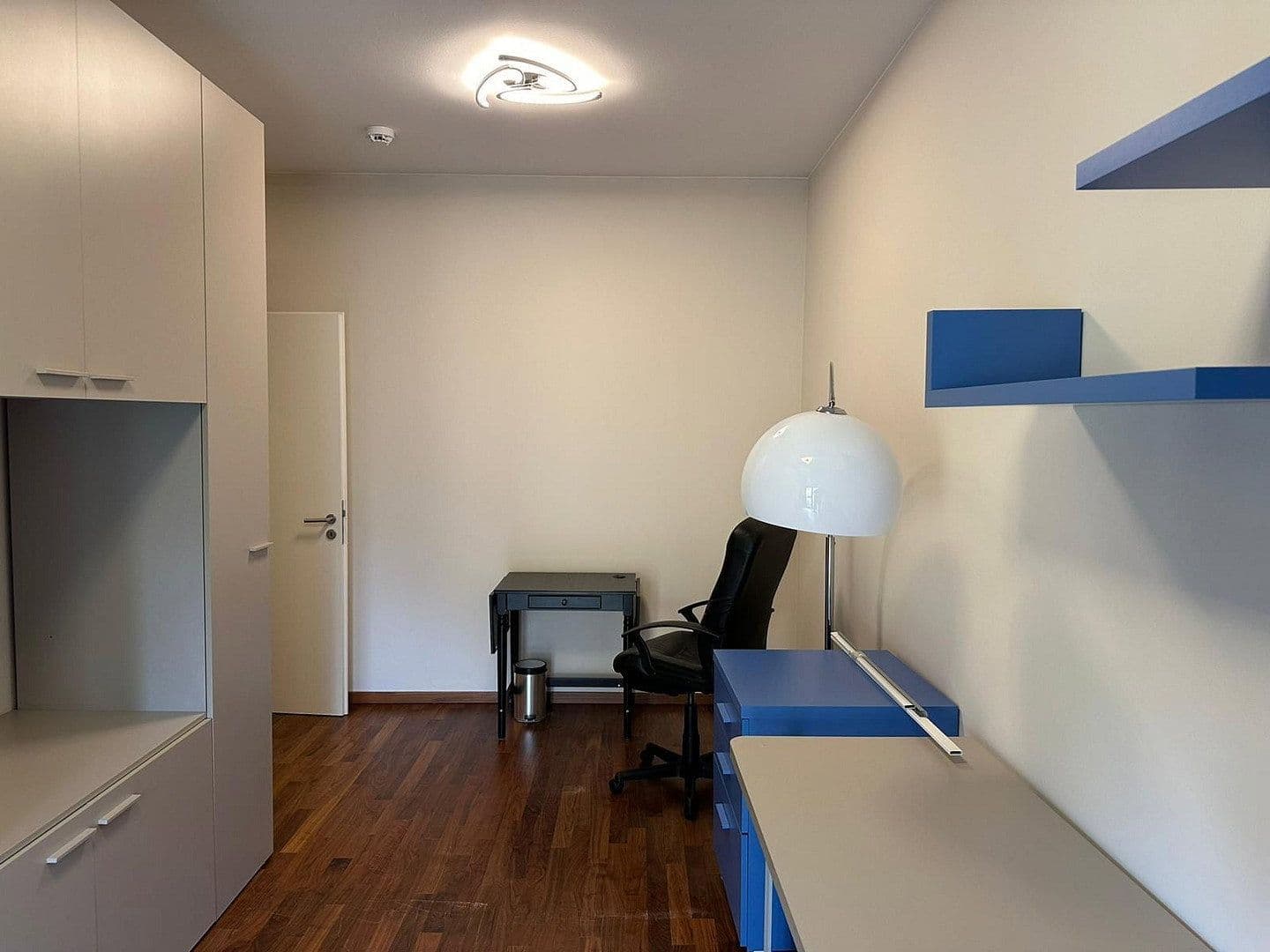 Prenájom bytu 4-izbový 135 m², Berlin, Berlín Prenájom bytu 4-izbový 135 m², Berlin, Berlín