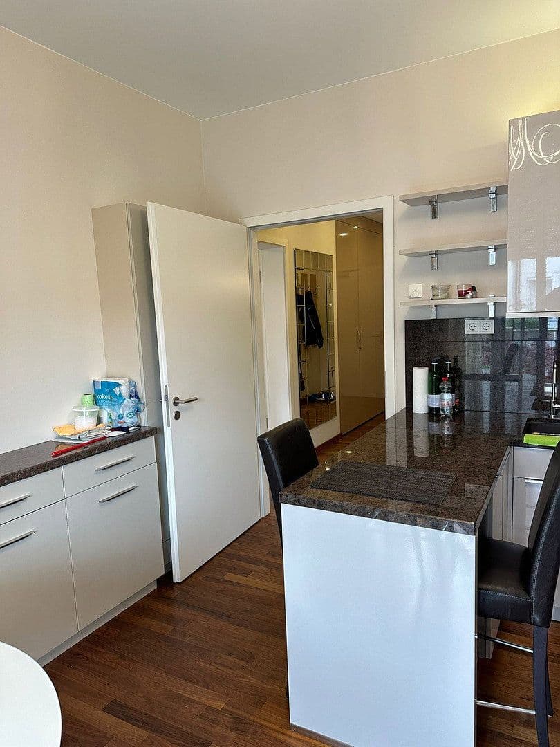 Prenájom bytu 4-izbový 135 m², Berlin, Berlín Prenájom bytu 4-izbový 135 m², Berlin, Berlín