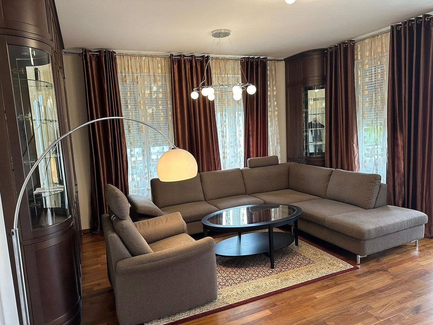 Prenájom bytu 4-izbový 135 m², Berlin, Berlín Prenájom bytu 4-izbový 135 m², Berlin, Berlín