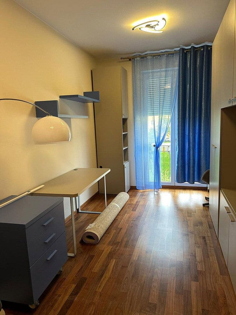 Prenájom bytu 4-izbový 135 m², Berlin, Berlín Prenájom bytu 4-izbový 135 m², Berlin, Berlín