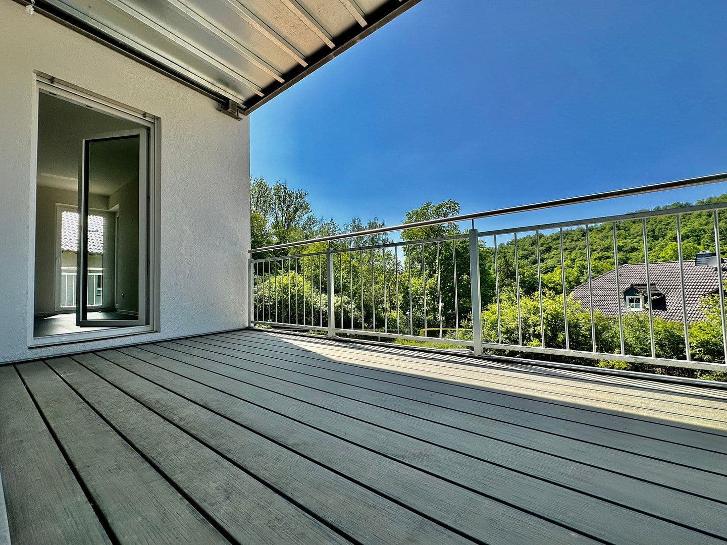 Prenájom bytu 3-izbový 86 m², Gemünden, Porýnie-Falcko Prenájom bytu 3-izbový 86 m², Gemünden, Porýnie-Falcko