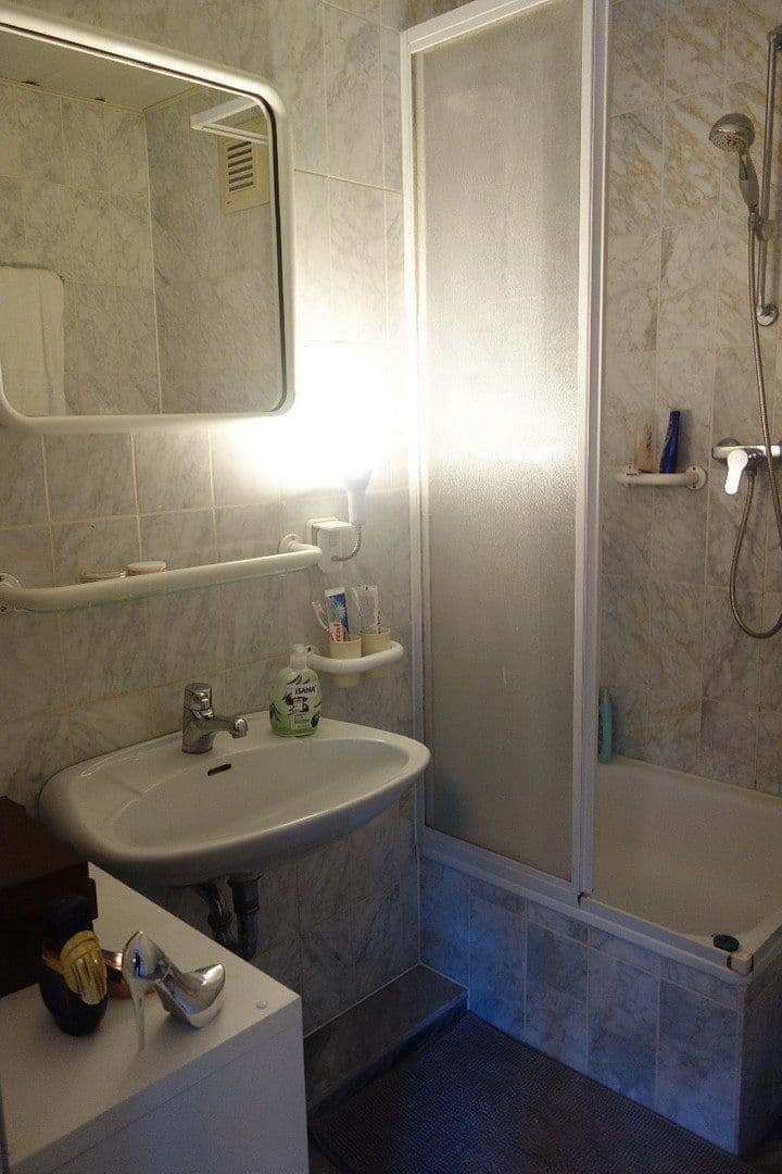 Prenájom bytu 1-izbový 27 m², Hannover, Dolné Sasko Prenájom bytu 1-izbový 27 m², Hannover, Dolné Sasko