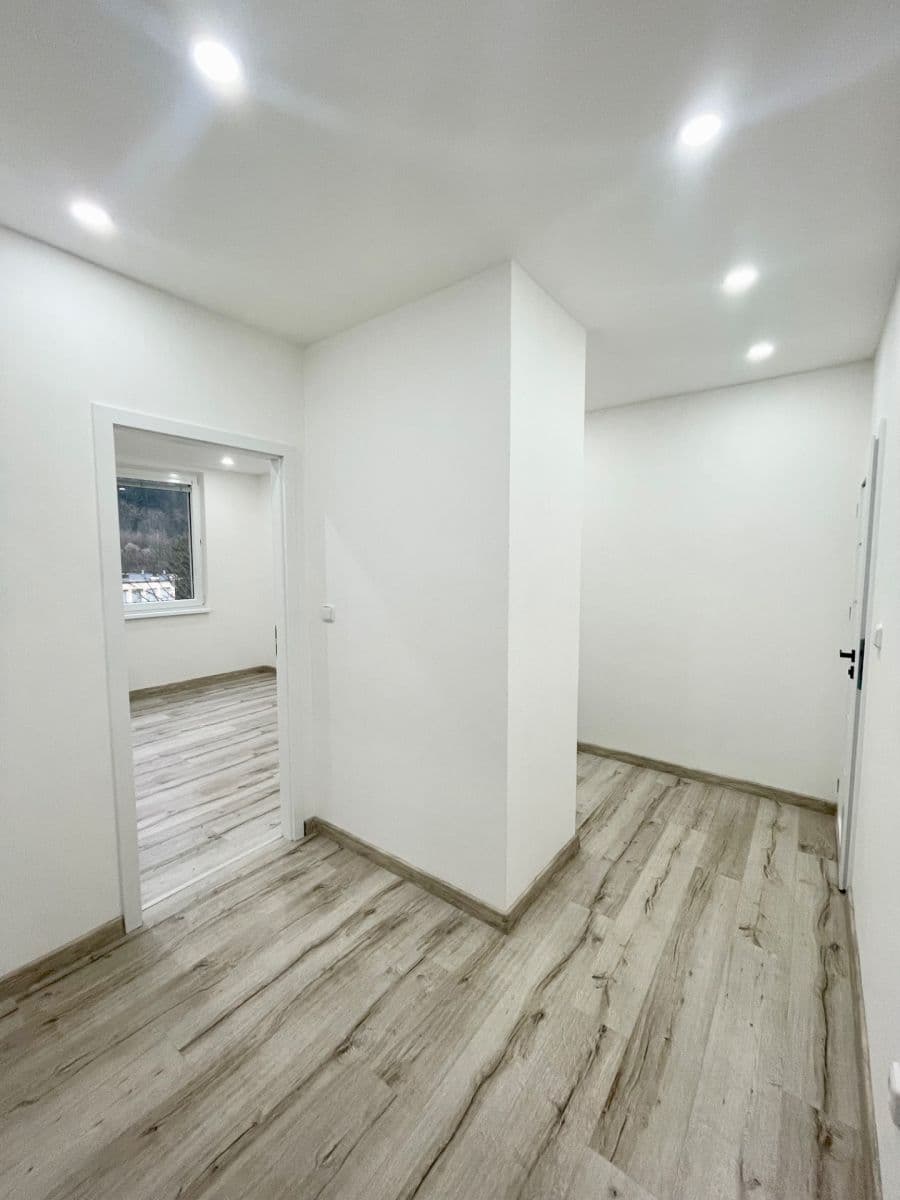 Predaj bytu 2-izbový 58 m², Svornosti, Vsetín, Zlínský kraj Predaj bytu 2-izbový 58 m², Svornosti, Vsetín, Zlínský kraj