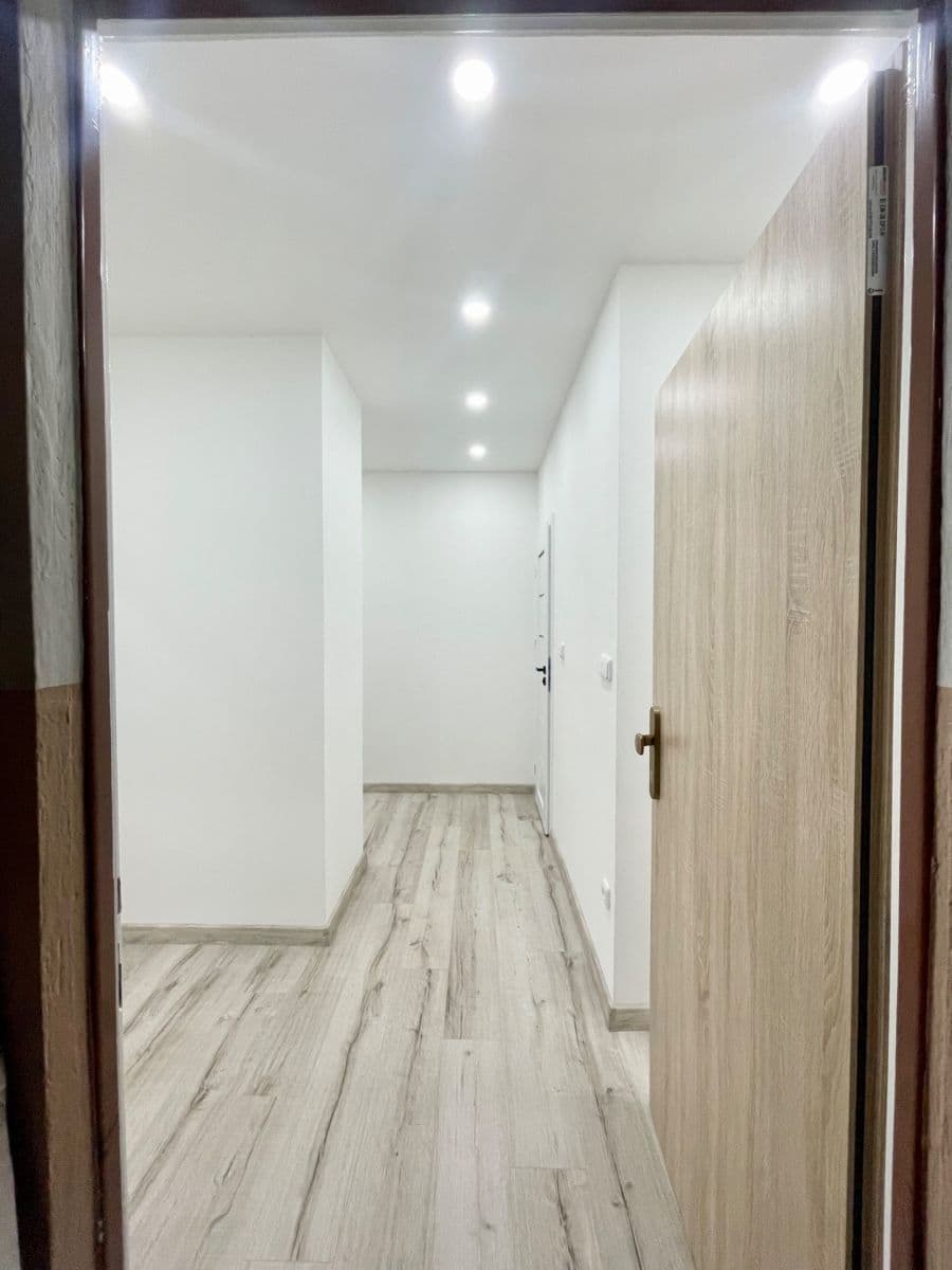 Predaj bytu 2-izbový 58 m², Svornosti, Vsetín, Zlínský kraj Predaj bytu 2-izbový 58 m², Svornosti, Vsetín, Zlínský kraj