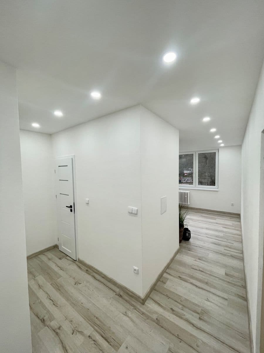 Predaj bytu 2-izbový 58 m², Svornosti, Vsetín, Zlínský kraj Predaj bytu 2-izbový 58 m², Svornosti, Vsetín, Zlínský kraj