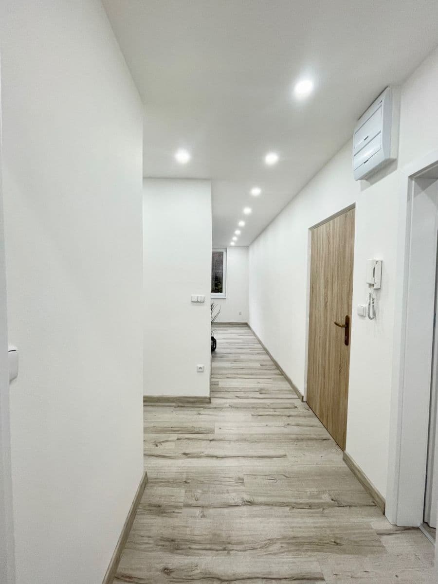 Predaj bytu 2-izbový 58 m², Svornosti, Vsetín, Zlínský kraj Predaj bytu 2-izbový 58 m², Svornosti, Vsetín, Zlínský kraj