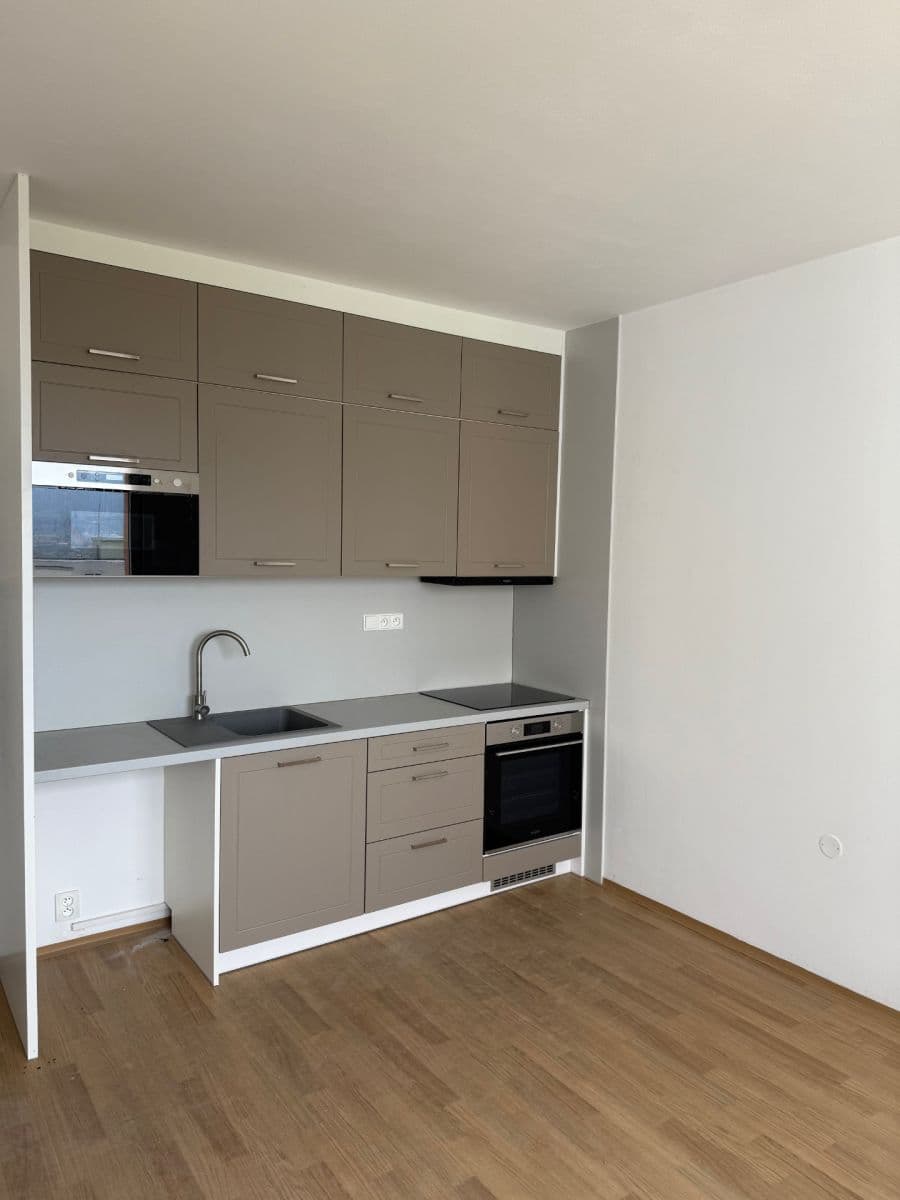 Prenájom bytu 2-izbový 46 m², Dobiášova, Liberec, Liberecký kraj Prenájom bytu 2-izbový 46 m², Dobiášova, Liberec, Liberecký kraj
