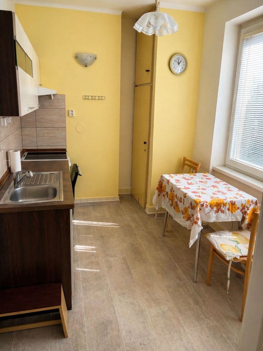 Predaj bytu 2-izbový 49 m², Družstevní, Týnec nad Sázavou, Středočeský kraj Predaj bytu 2-izbový 49 m², Družstevní, Týnec nad Sázavou, Středočeský kraj
