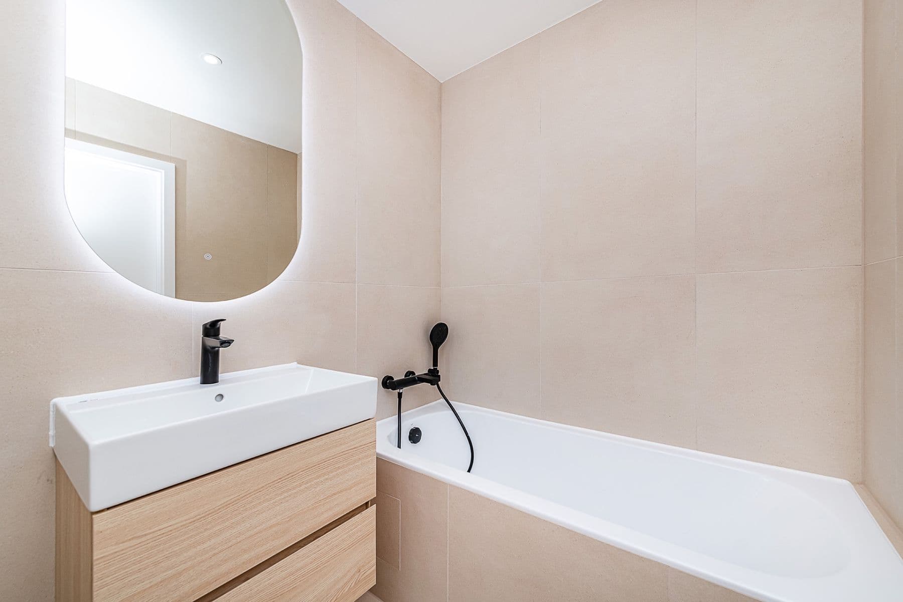 Predaj bytu 4-izbový 76 m², Poznaňská, Praha, Praha Predaj bytu 4-izbový 76 m², Poznaňská, Praha, Praha