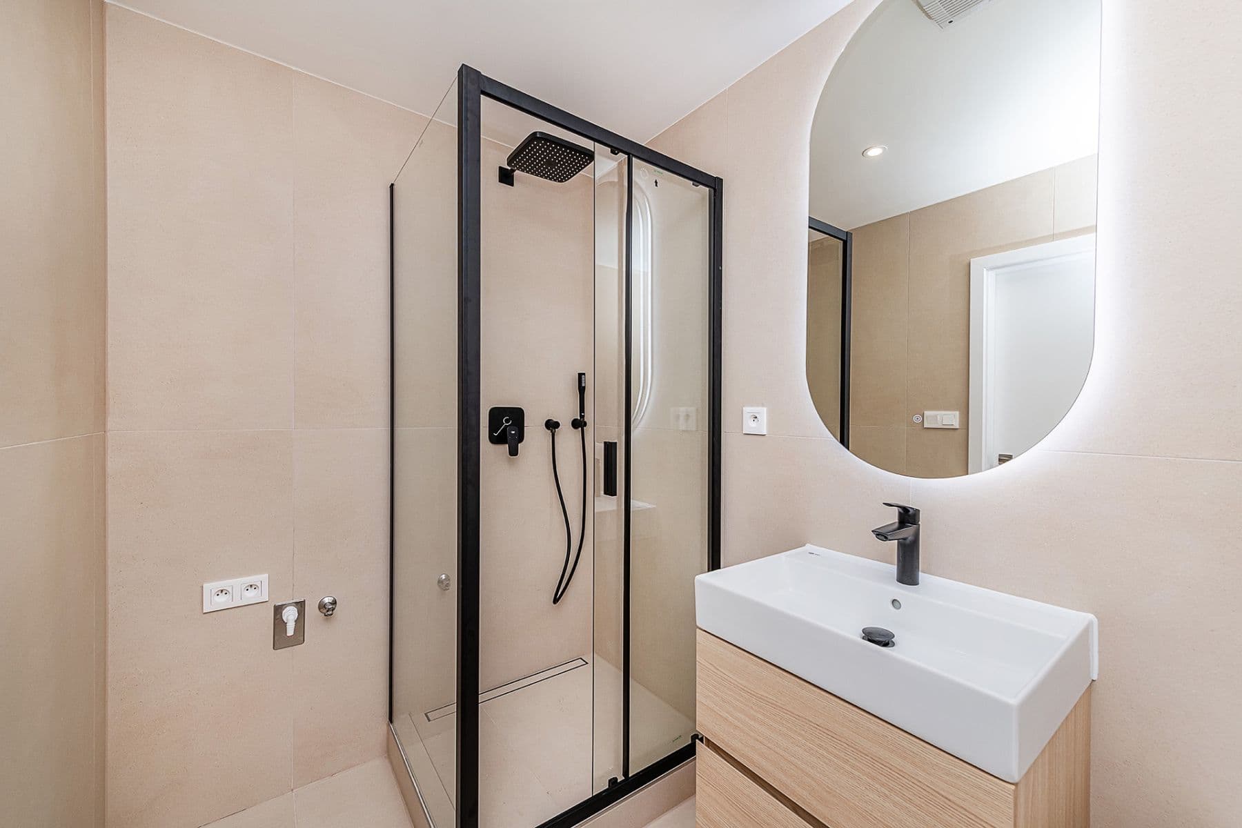 Predaj bytu 4-izbový 76 m², Poznaňská, Praha, Praha Predaj bytu 4-izbový 76 m², Poznaňská, Praha, Praha