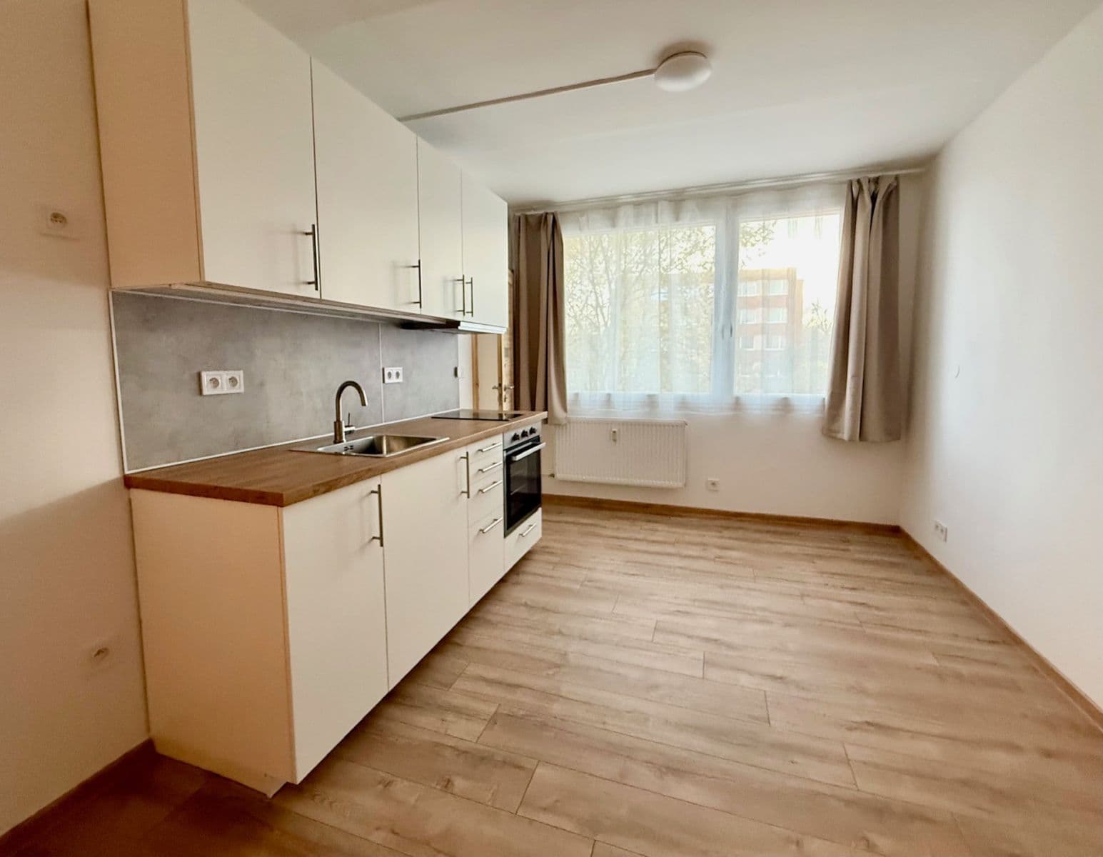 Prenájom bytu 2-izbový 33 m², Holandská, Kladno, Středočeský kraj Prenájom bytu 2-izbový 33 m², Holandská, Kladno, Středočeský kraj