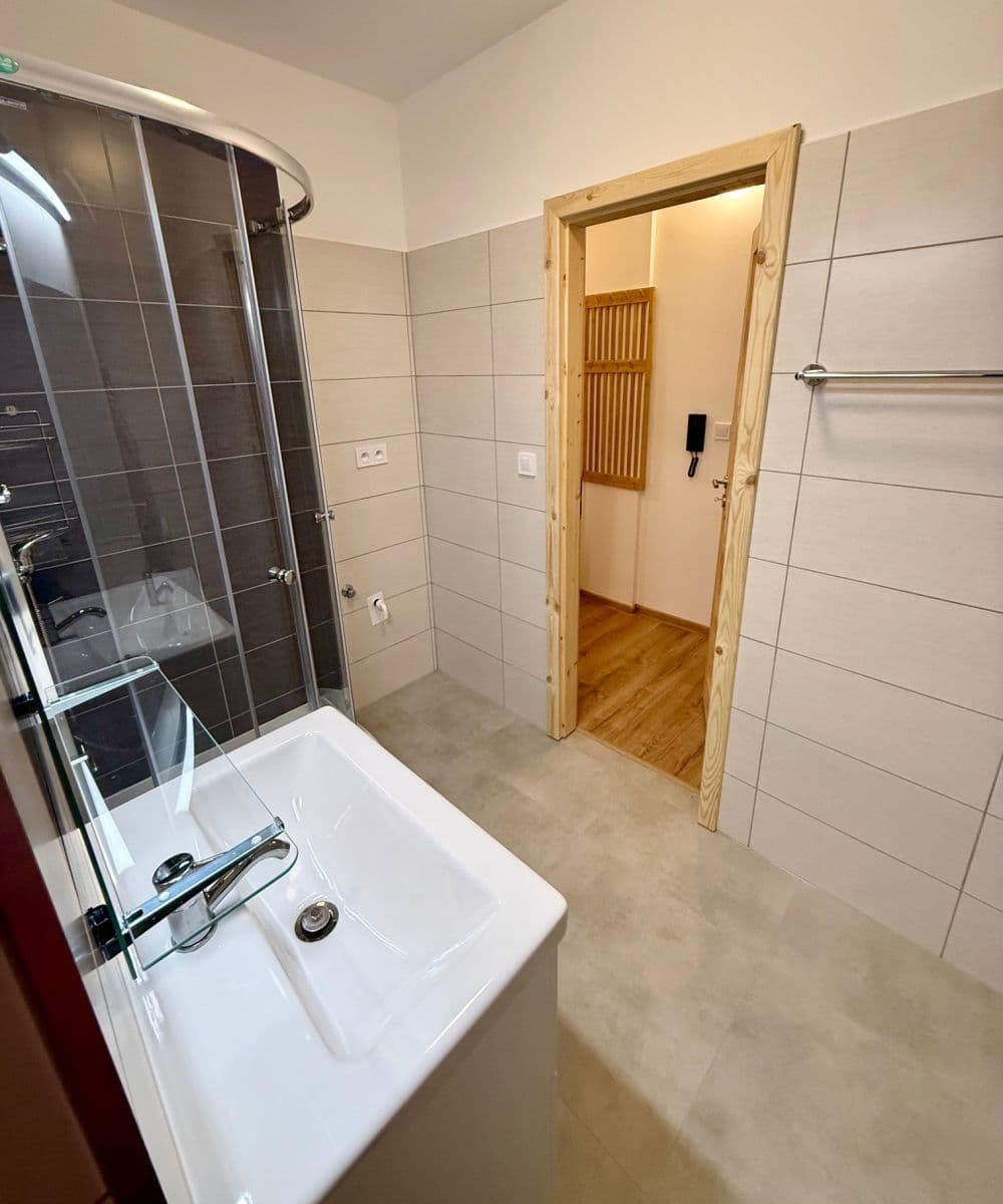Prenájom bytu 2-izbový 33 m², Holandská, Kladno, Středočeský kraj Prenájom bytu 2-izbový 33 m², Holandská, Kladno, Středočeský kraj