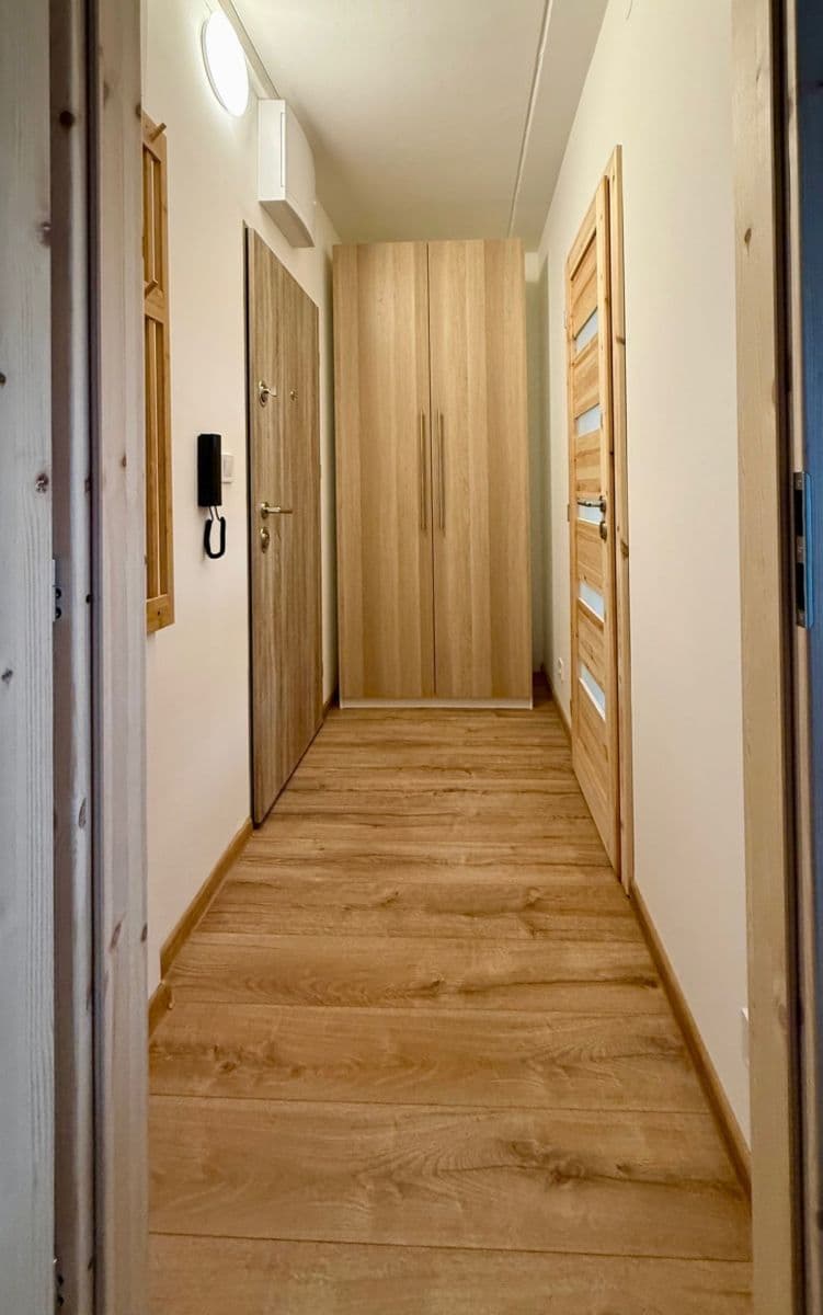 Prenájom bytu 2-izbový 33 m², Holandská, Kladno, Středočeský kraj Prenájom bytu 2-izbový 33 m², Holandská, Kladno, Středočeský kraj