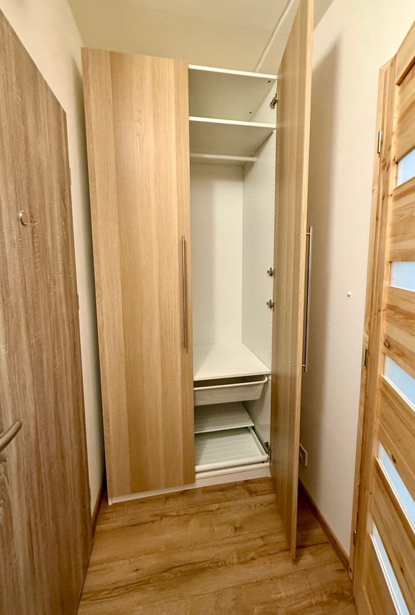 Prenájom bytu 2-izbový 33 m², Holandská, Kladno, Středočeský kraj Prenájom bytu 2-izbový 33 m², Holandská, Kladno, Středočeský kraj