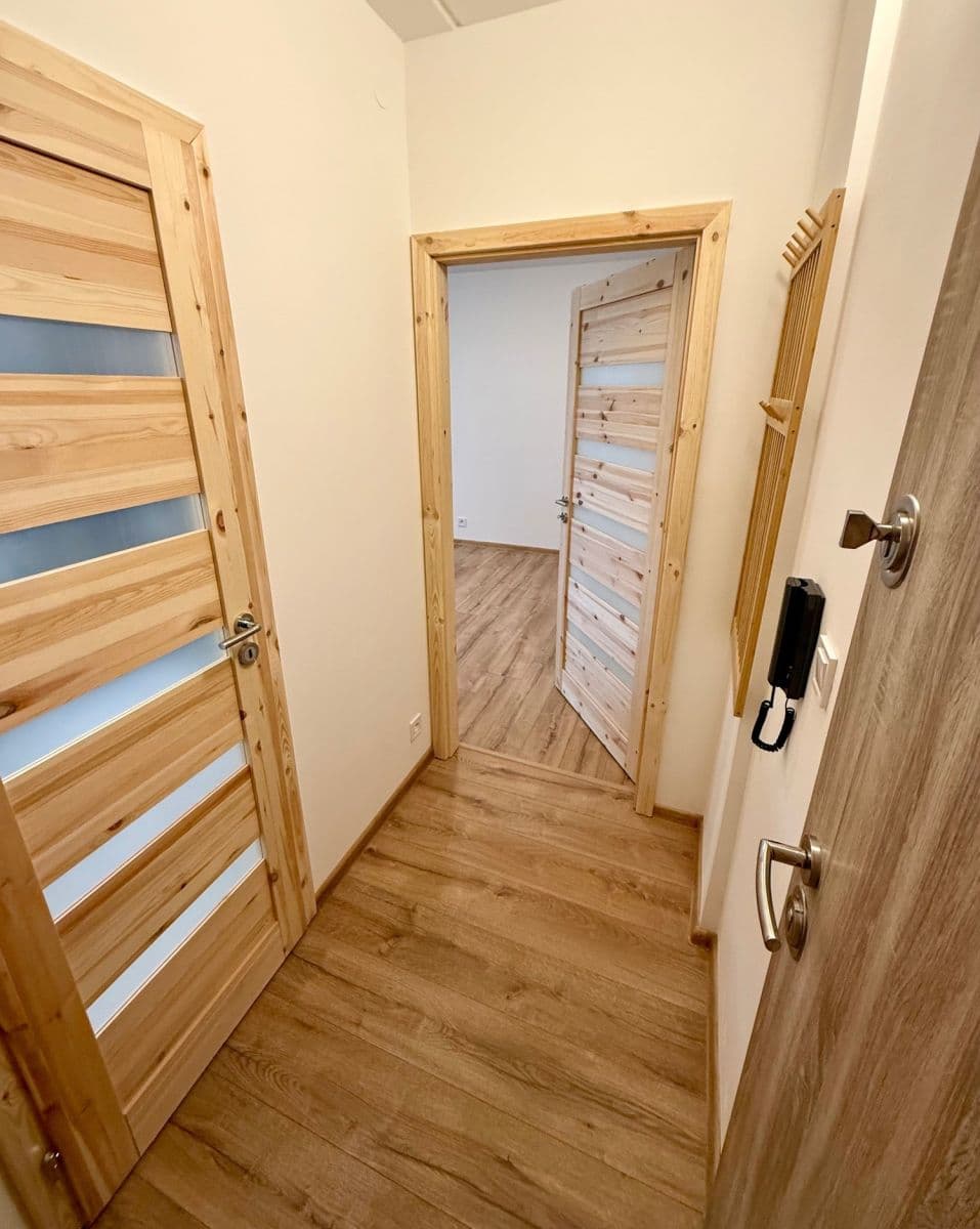 Prenájom bytu 2-izbový 33 m², Holandská, Kladno, Středočeský kraj Prenájom bytu 2-izbový 33 m², Holandská, Kladno, Středočeský kraj