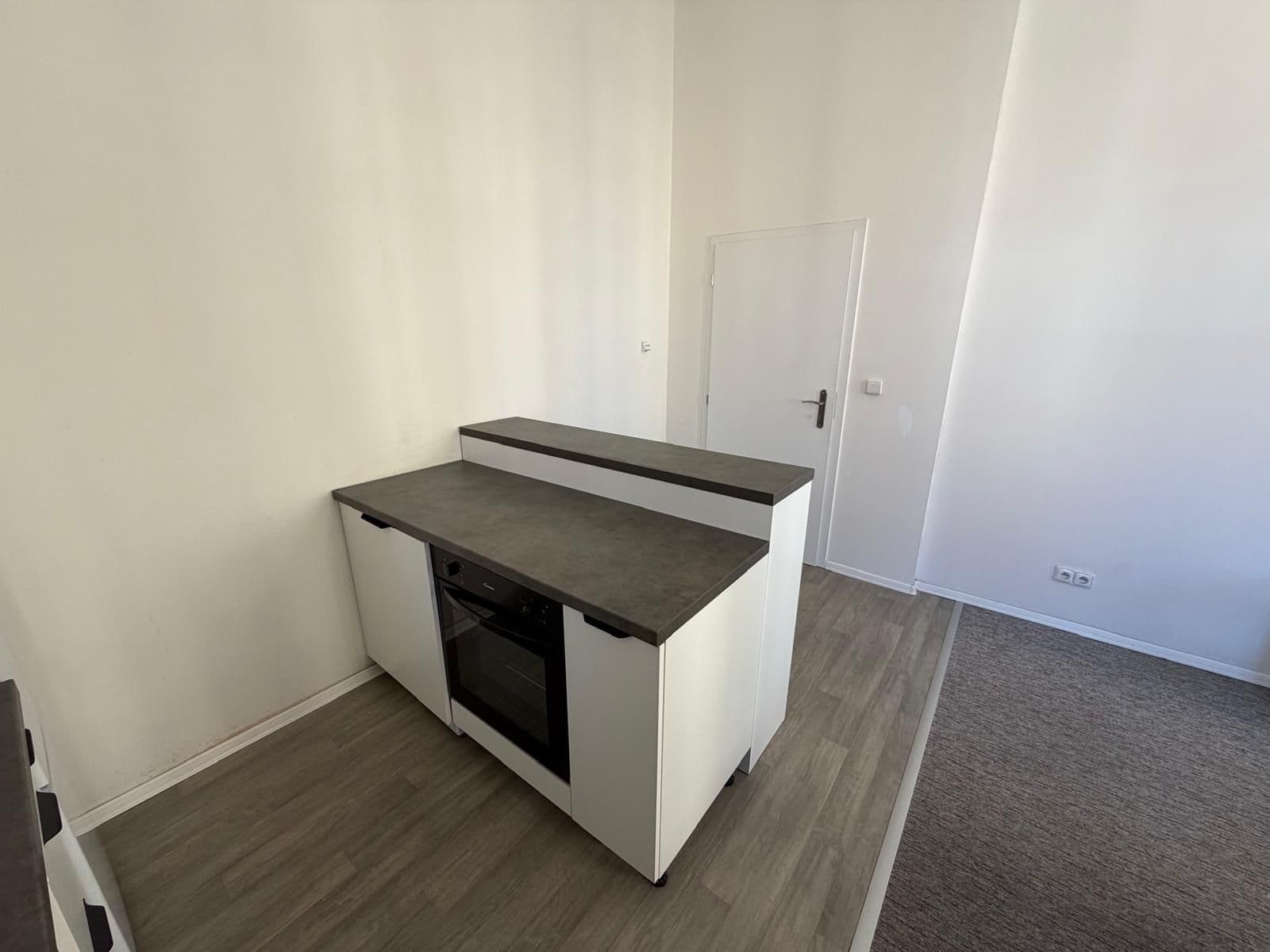 Prenájom bytu 2-izbový 49 m², Sokolská, Praha, Praha Prenájom bytu 2-izbový 49 m², Sokolská, Praha, Praha