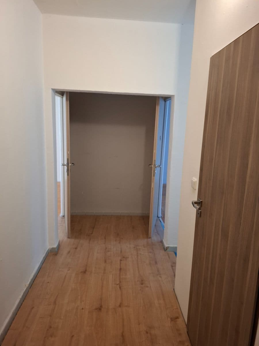 Prenájom bytu 2-izbový 58 m², Masarykova třída, Orlová, Moravskoslezský kraj Prenájom bytu 2-izbový 58 m², Masarykova třída, Orlová, Moravskoslezský kraj