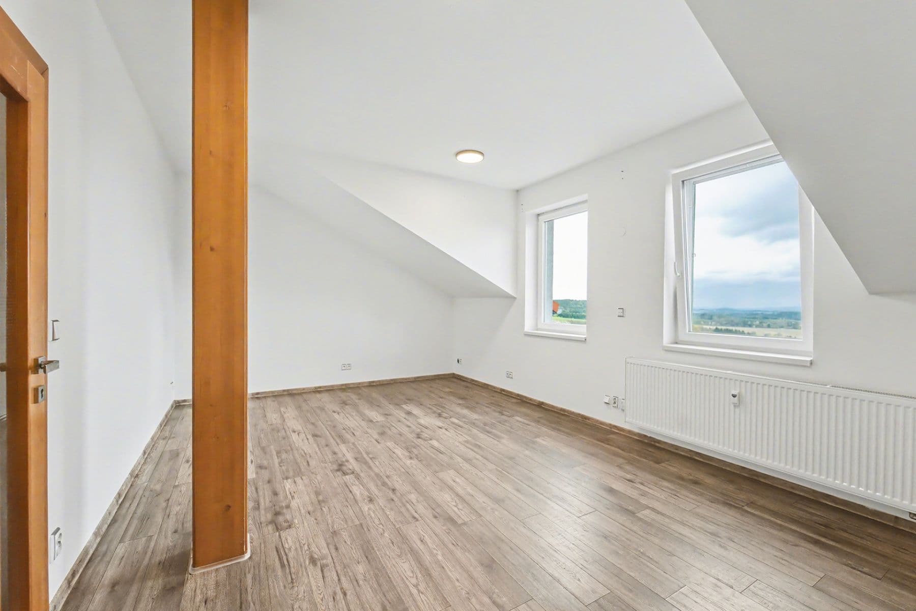 Prenájom bytu 4-izbový 116 m², Miličín, Středočeský kraj Prenájom bytu 4-izbový 116 m², Miličín, Středočeský kraj