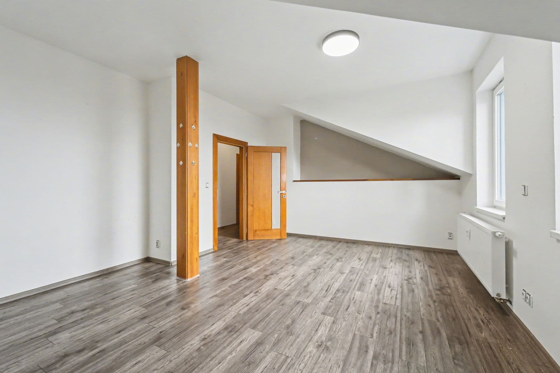 Prenájom bytu 4-izbový 116 m², Miličín, Středočeský kraj Prenájom bytu 4-izbový 116 m², Miličín, Středočeský kraj