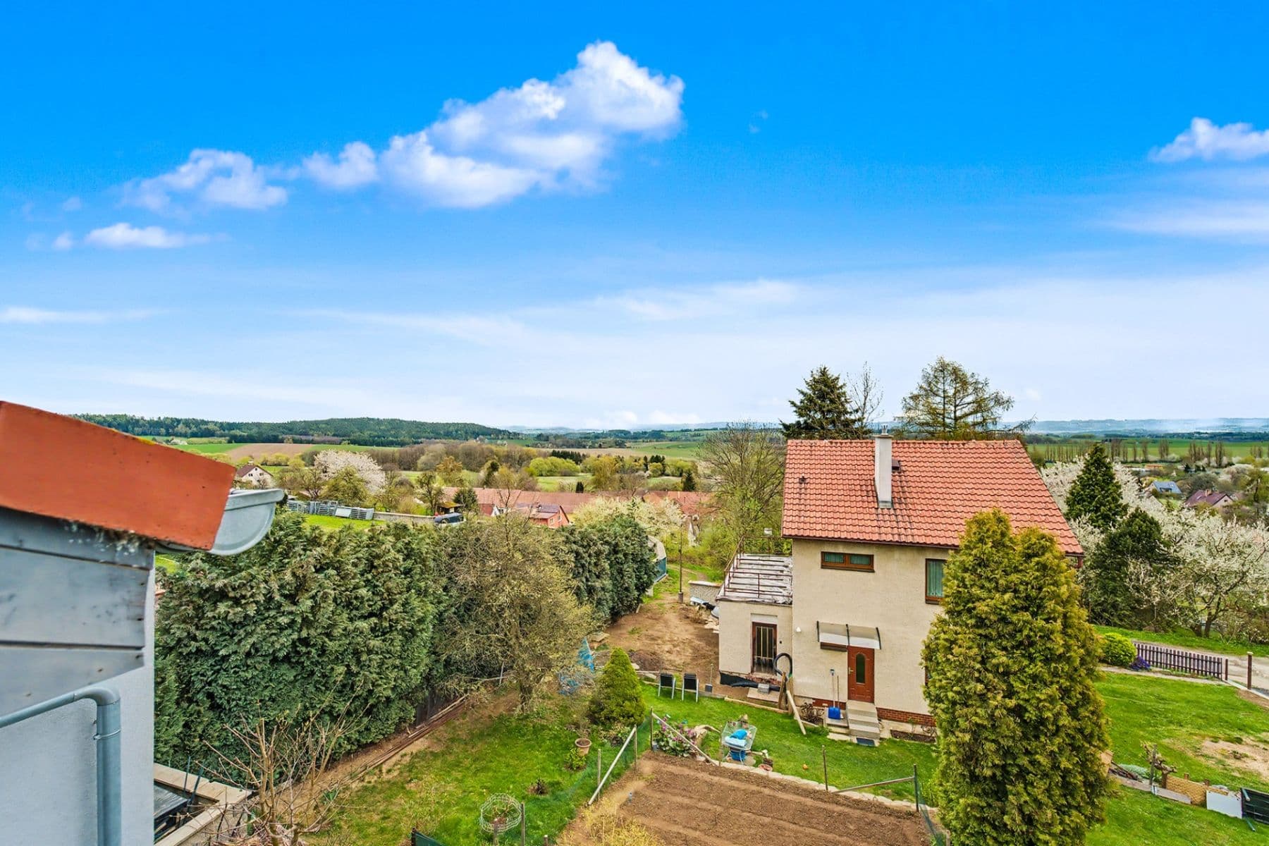 Prenájom bytu 4-izbový 116 m², Miličín, Středočeský kraj Prenájom bytu 4-izbový 116 m², Miličín, Středočeský kraj