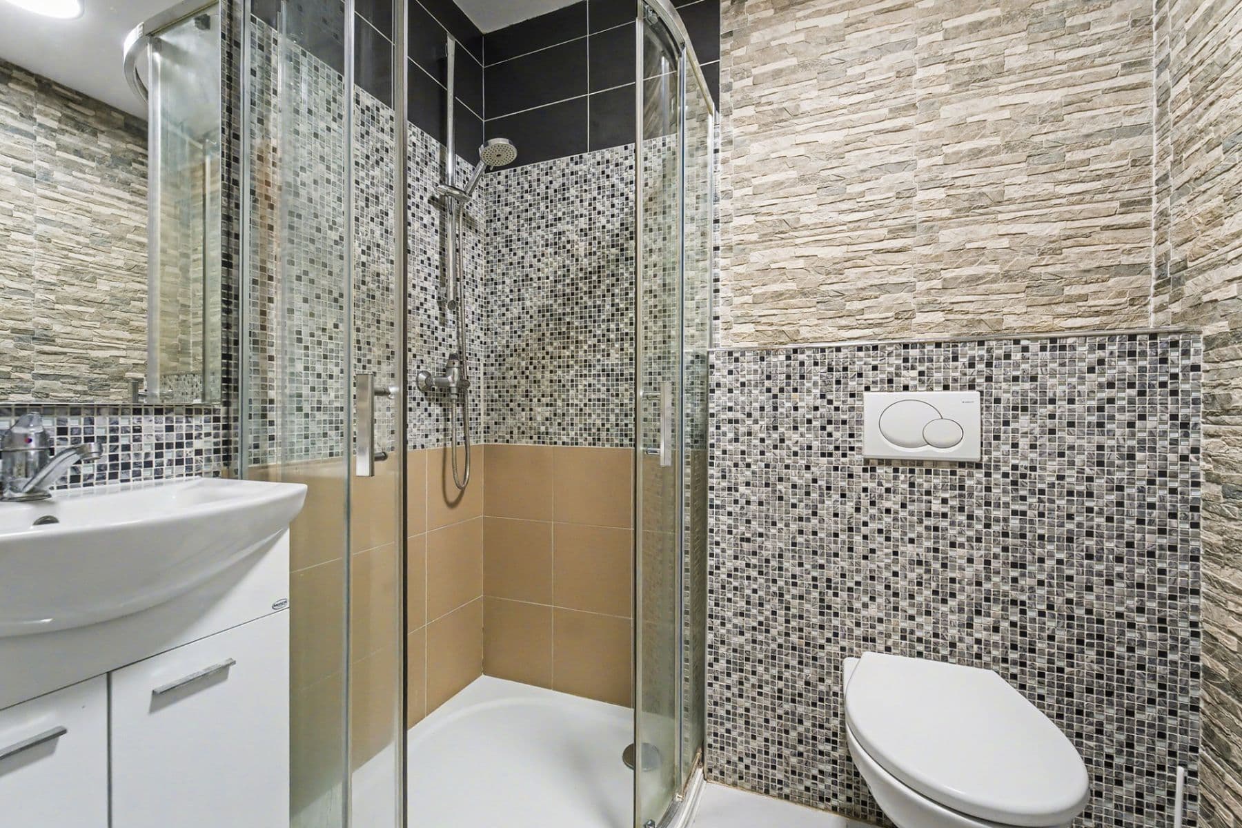 Prenájom bytu 4-izbový 116 m², Miličín, Středočeský kraj Prenájom bytu 4-izbový 116 m², Miličín, Středočeský kraj