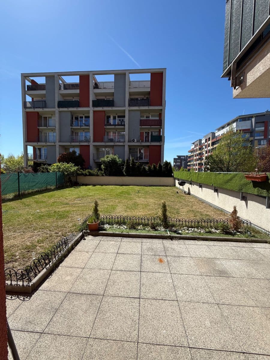 Prenájom bytu 2-izbový 59 m², Sazovická, Praha, Praha Prenájom bytu 2-izbový 59 m², Sazovická, Praha, Praha