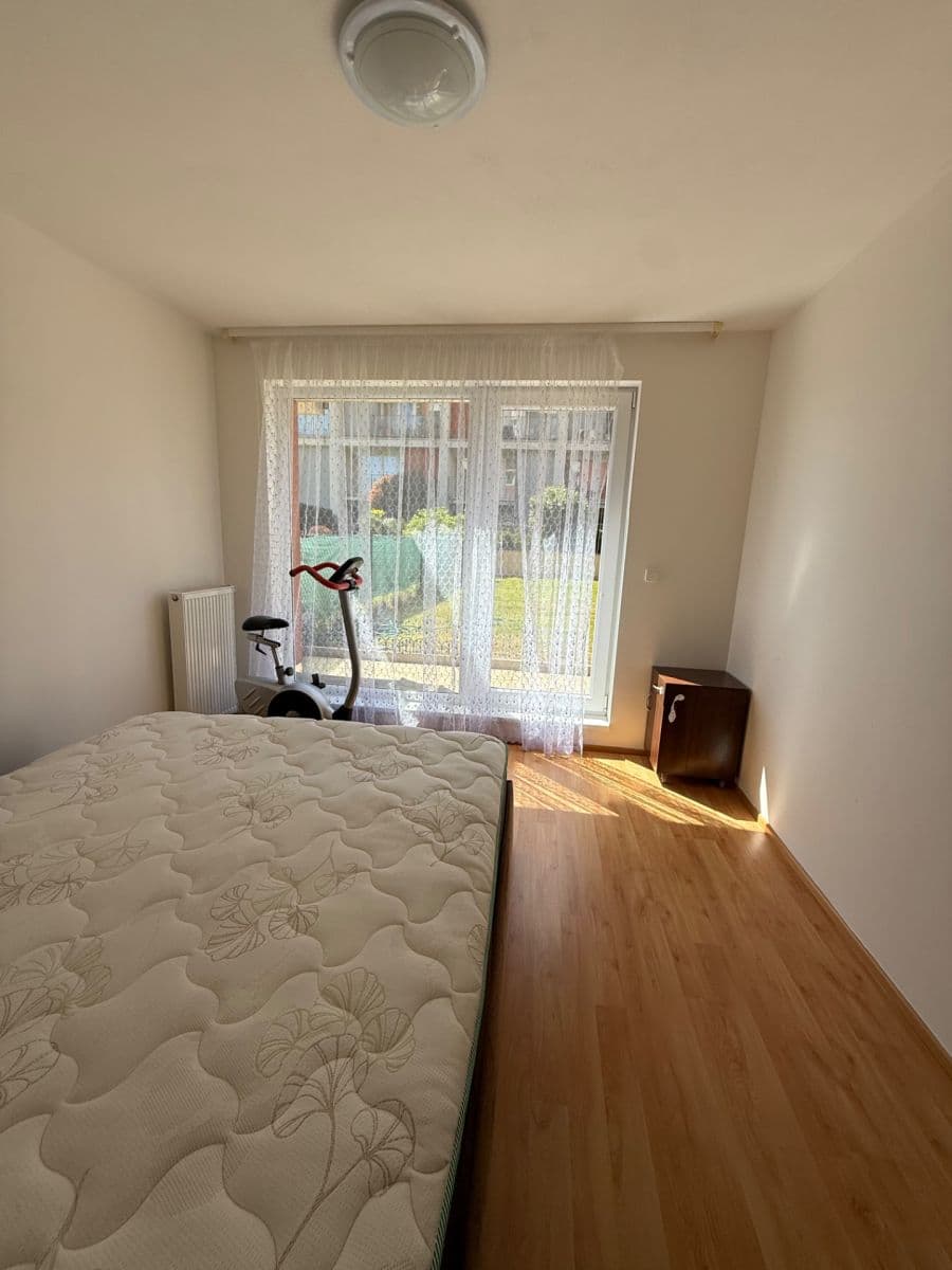 Prenájom bytu 2-izbový 59 m², Sazovická, Praha, Praha Prenájom bytu 2-izbový 59 m², Sazovická, Praha, Praha