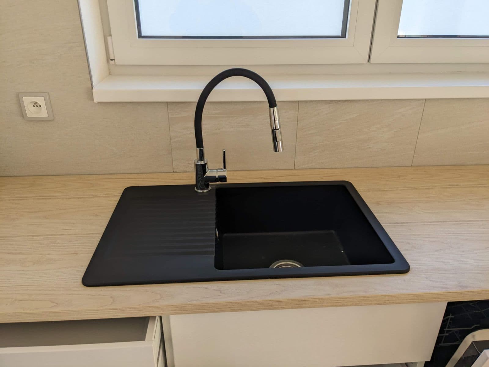 Prenájom bytu 4-izbový 111 m², K Řeporyjím, Praha, Praha Prenájom bytu 4-izbový 111 m², K Řeporyjím, Praha, Praha