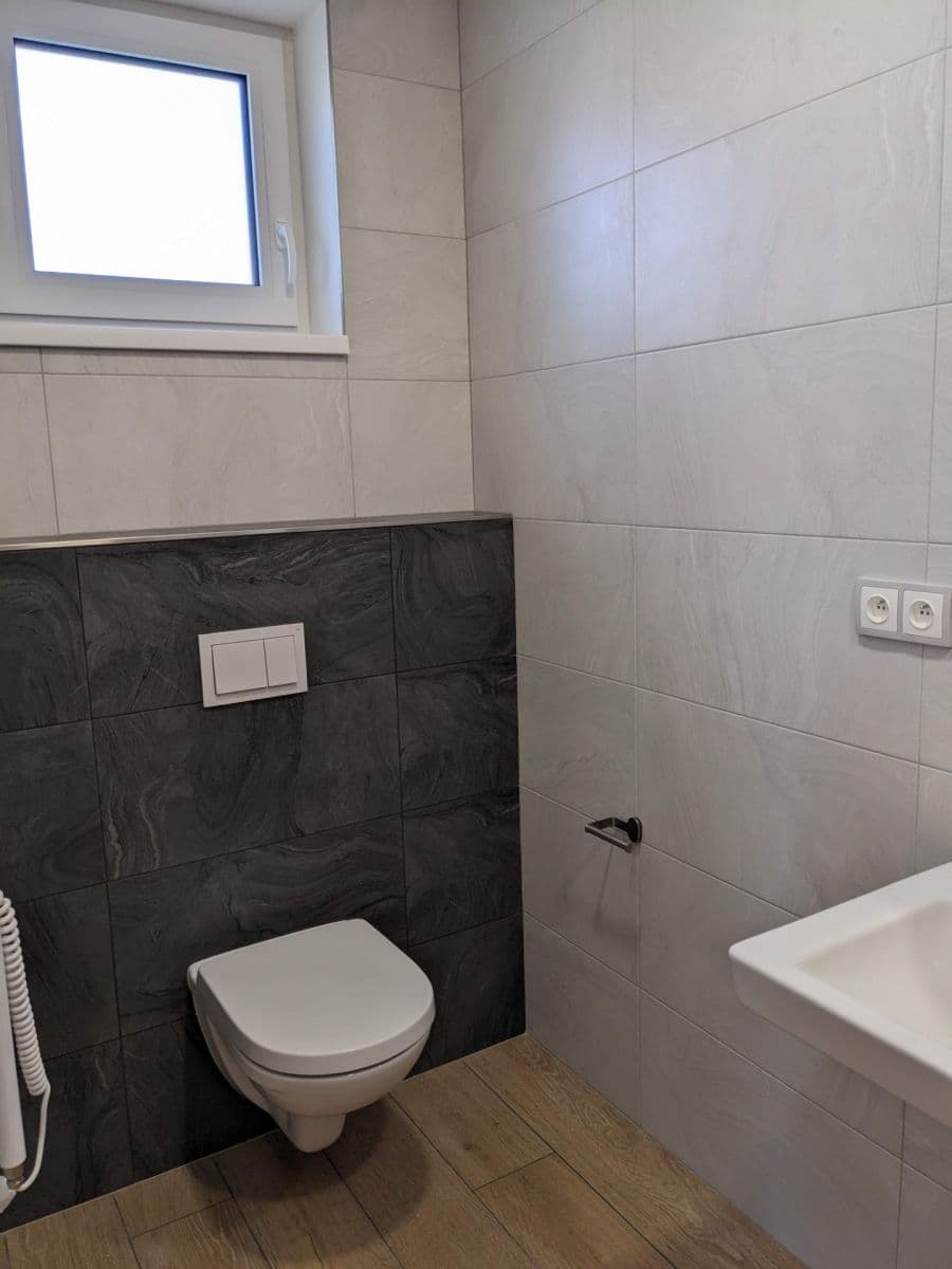 Prenájom bytu 4-izbový 111 m², K Řeporyjím, Praha, Praha Prenájom bytu 4-izbový 111 m², K Řeporyjím, Praha, Praha