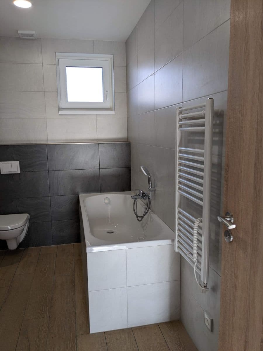 Prenájom bytu 4-izbový 111 m², K Řeporyjím, Praha, Praha Prenájom bytu 4-izbový 111 m², K Řeporyjím, Praha, Praha