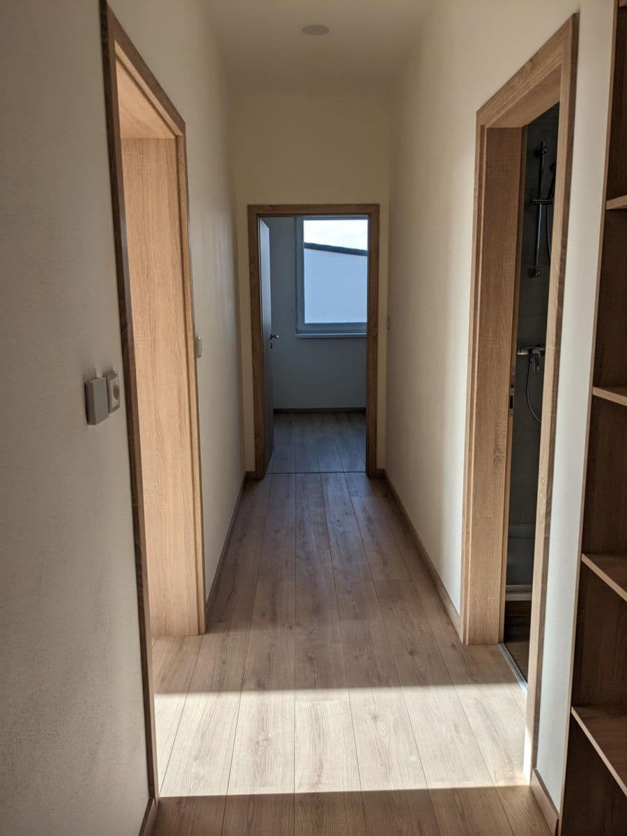 Prenájom bytu 4-izbový 111 m², K Řeporyjím, Praha, Praha Prenájom bytu 4-izbový 111 m², K Řeporyjím, Praha, Praha