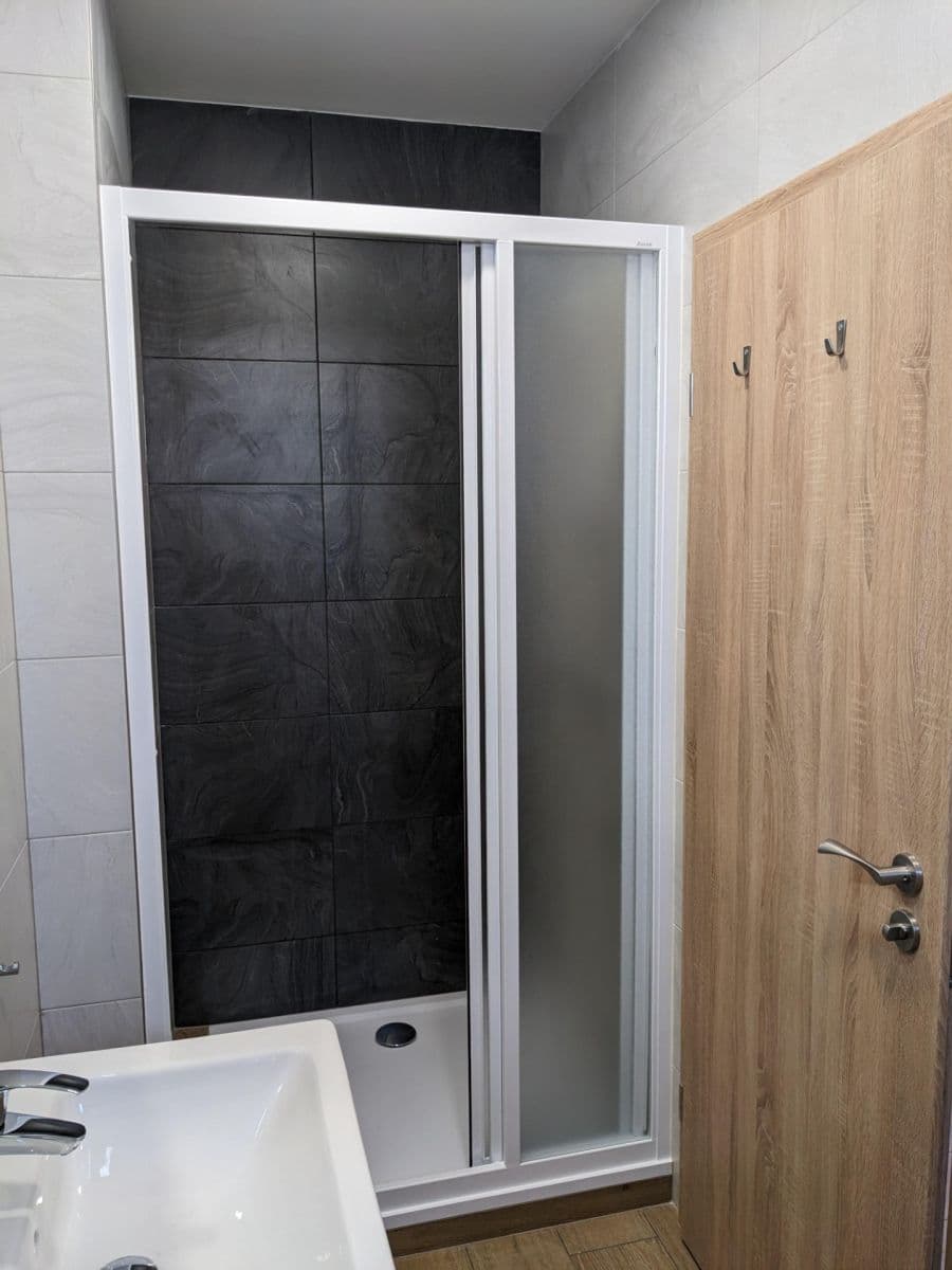 Prenájom bytu 4-izbový 111 m², K Řeporyjím, Praha, Praha Prenájom bytu 4-izbový 111 m², K Řeporyjím, Praha, Praha