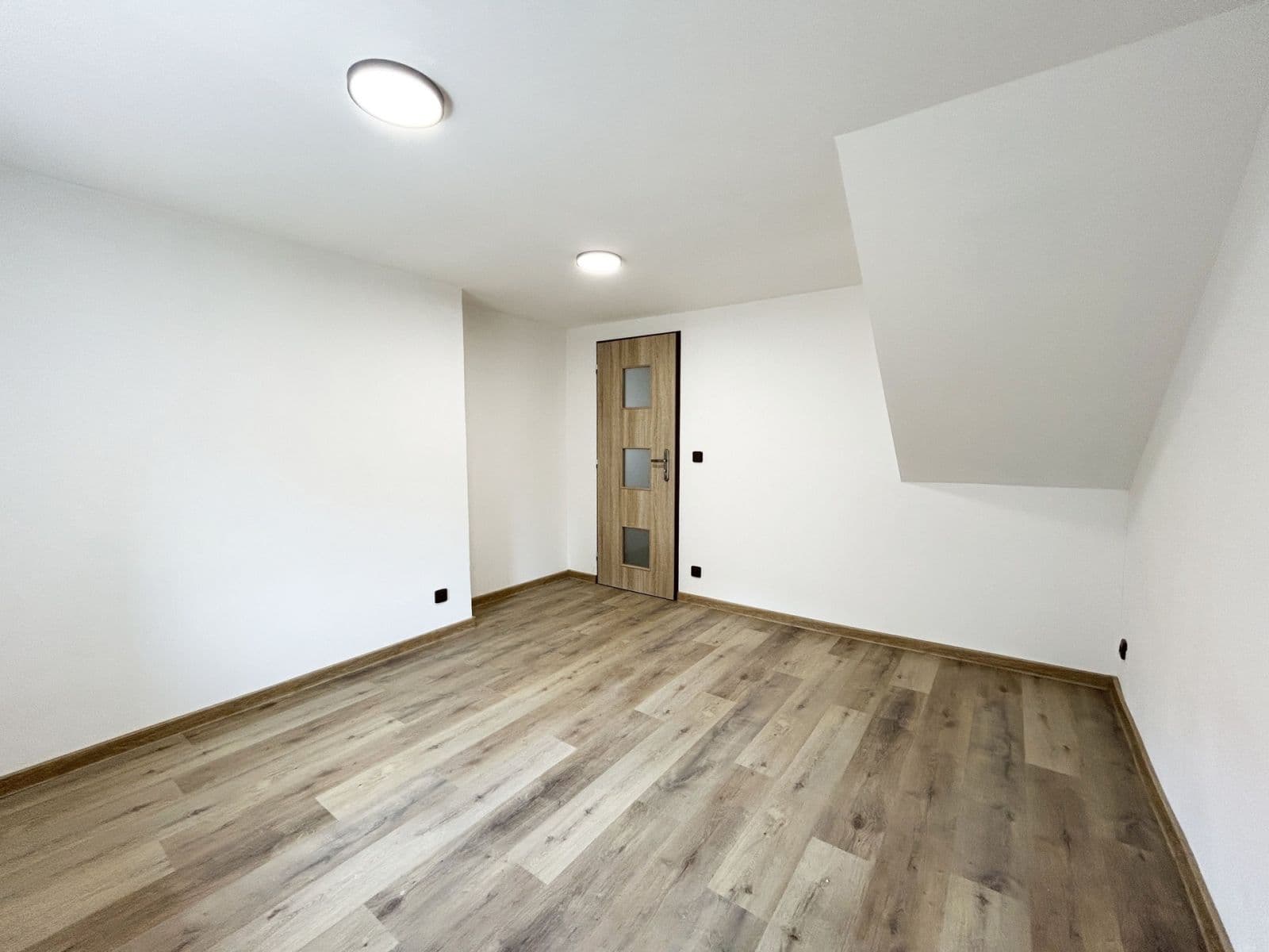 Prenájom bytu 3-izbový 144 m², Štětí, Ústecký kraj Prenájom bytu 3-izbový 144 m², Štětí, Ústecký kraj