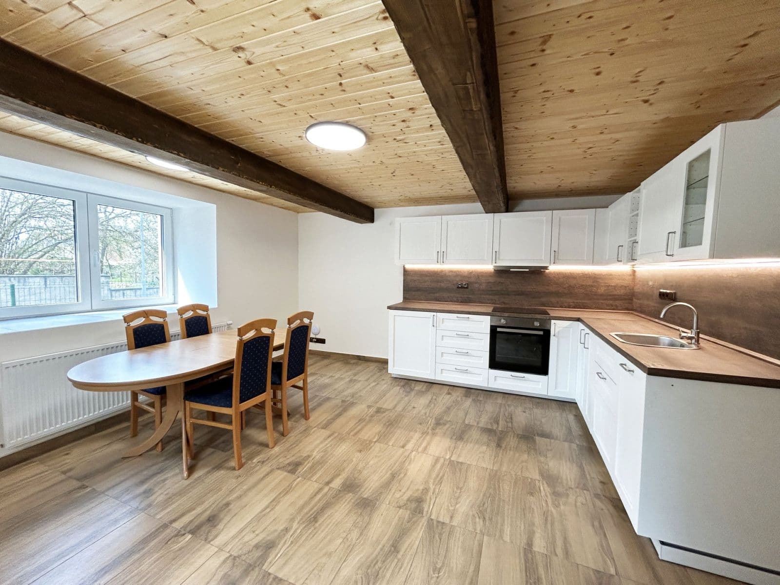 Prenájom bytu 3-izbový 144 m², Štětí, Ústecký kraj Prenájom bytu 3-izbový 144 m², Štětí, Ústecký kraj