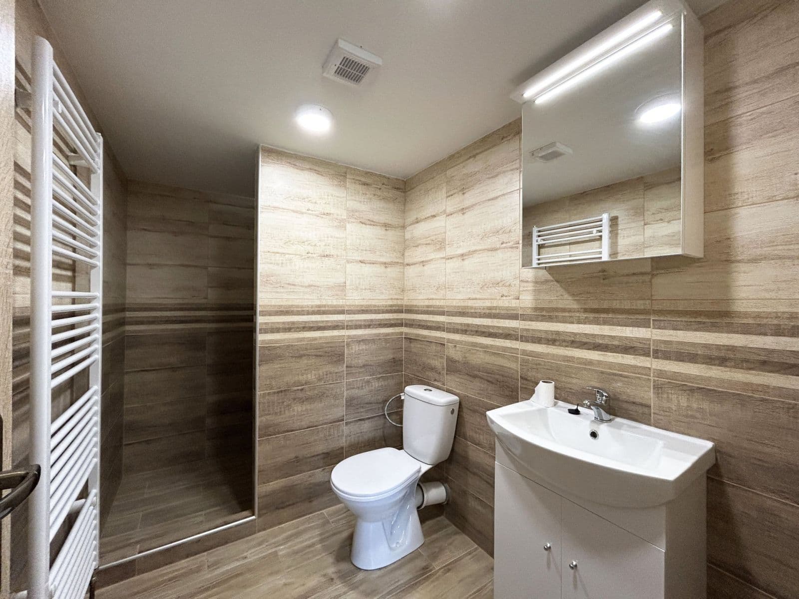 Prenájom bytu 3-izbový 144 m², Štětí, Ústecký kraj Prenájom bytu 3-izbový 144 m², Štětí, Ústecký kraj