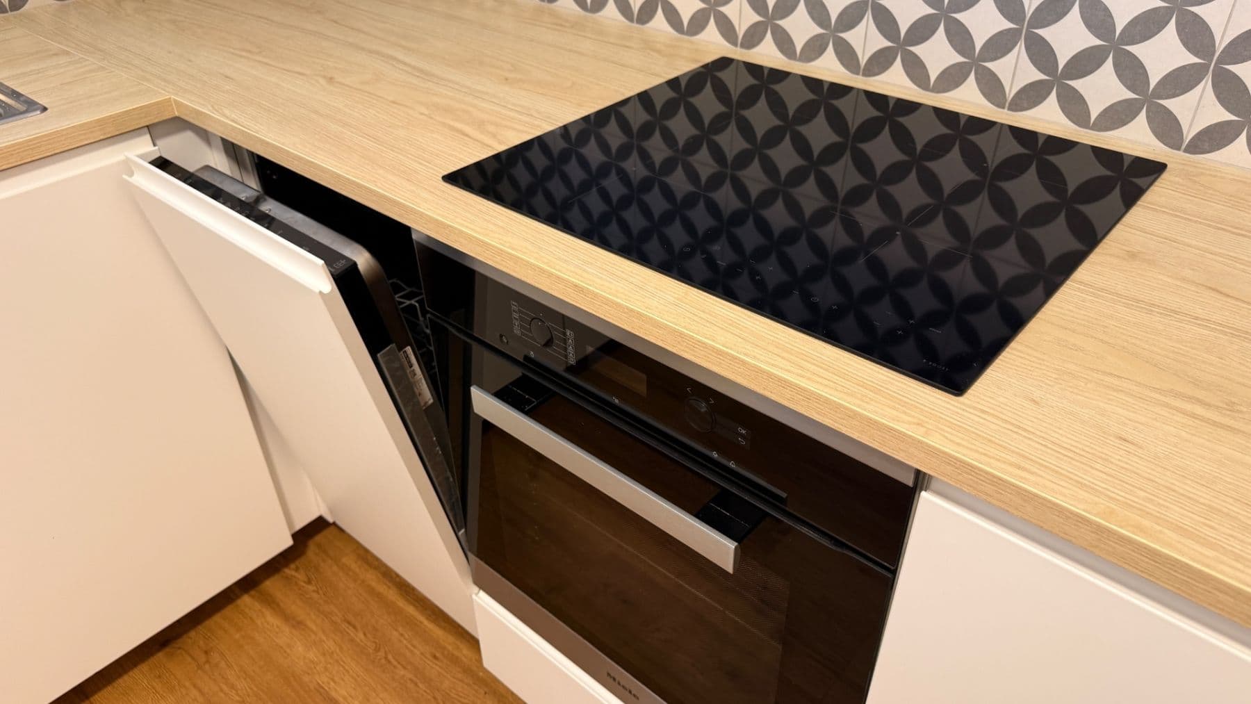 Prenájom bytu 1-izbový 44 m², U Vojanky, Praha, Praha Prenájom bytu 1-izbový 44 m², U Vojanky, Praha, Praha