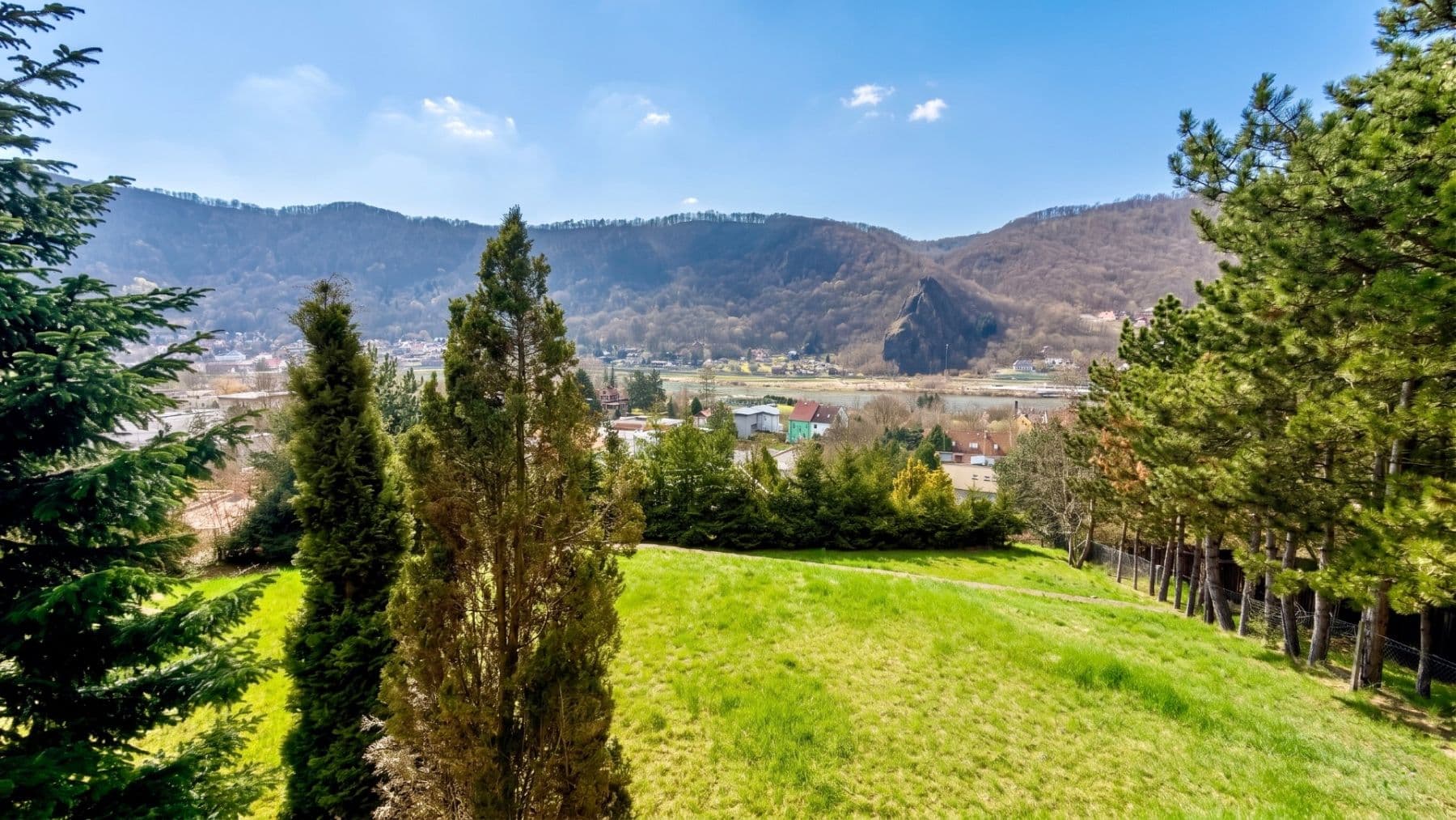 Predaj pozemku 1.210 m², Jasanová, Ústí nad Labem, Ústecký kraj Predaj pozemku 1.210 m², Jasanová, Ústí nad Labem, Ústecký kraj