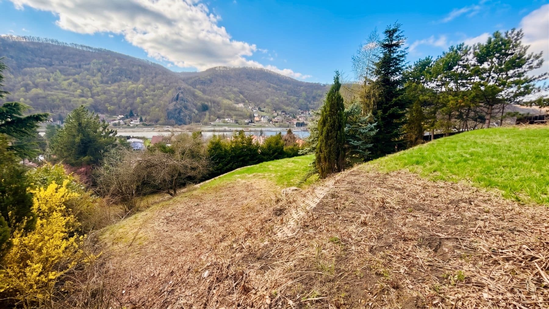 Predaj pozemku 1.210 m², Jasanová, Ústí nad Labem, Ústecký kraj Predaj pozemku 1.210 m², Jasanová, Ústí nad Labem, Ústecký kraj