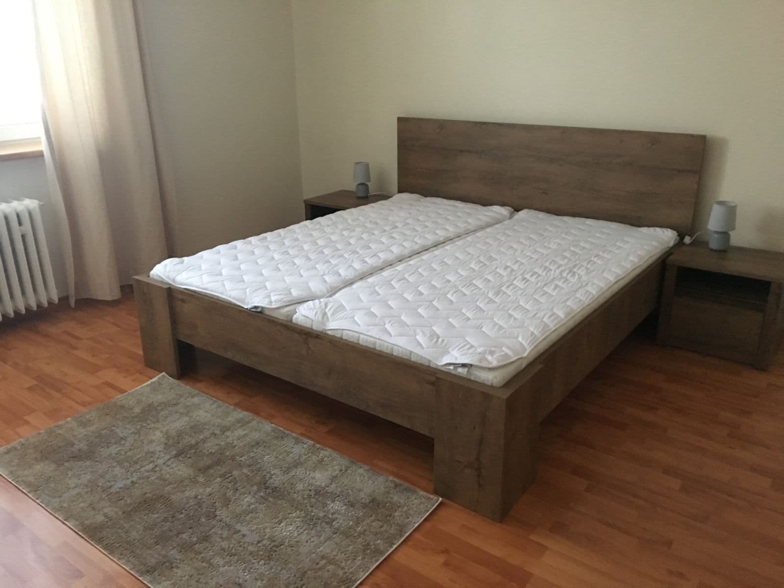 Prenájom bytu 3-izbový 96 m², Viklefova, Praha, Praha Prenájom bytu 3-izbový 96 m², Viklefova, Praha, Praha